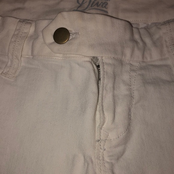 NWOT OLD NAVY DIVA PEDDLE PUSHERS 20 INCHES LENGTH - Picture 2 of 4